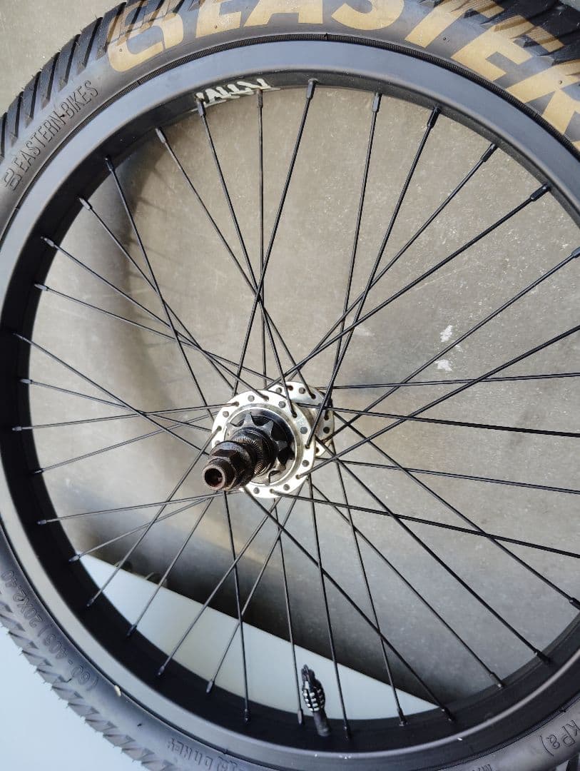 送料考えたらこれが限界 BMXストリート ホイール タイヤセット