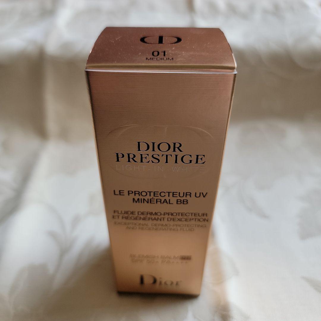 Dior Prestige Light in White UVプロテクター 01