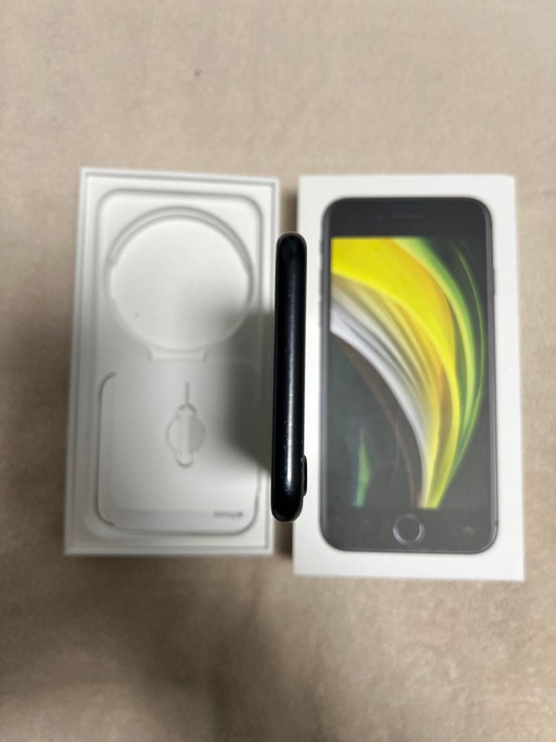 iPhone SE (第2世代) ブラック 本体　SIMフリー