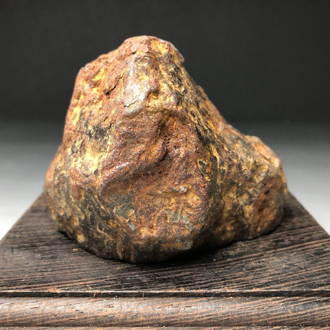 アルタイ隕石　大型隕石 鉄隕石　外皮付き隕石　ナチュラル　原石　重さ約969ｇ