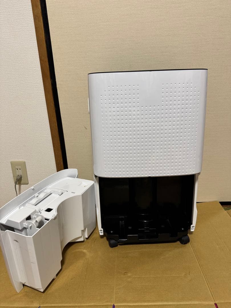 山善 YDC-E300(W)除湿機 衣類乾燥除湿機 除湿能力　2023年製