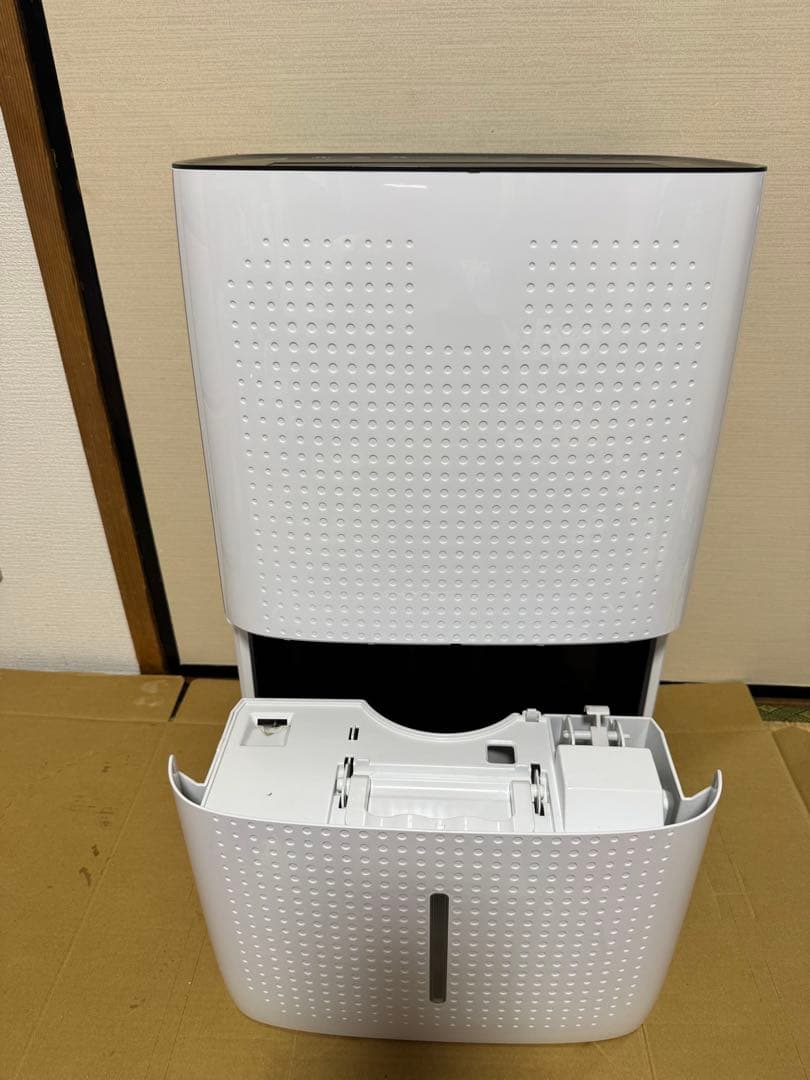 山善 YDC-E300(W)除湿機 衣類乾燥除湿機 除湿能力　2023年製