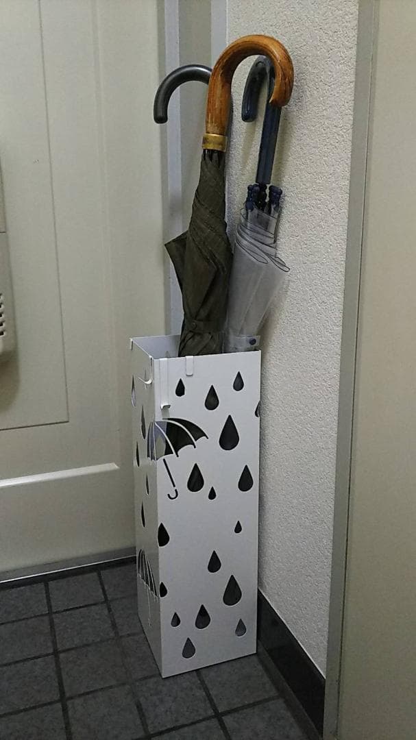 便利な水受け付きアンブレラホルダー