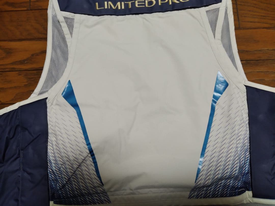 シマノ　LIMITED PRO 鮎　フィッシングベスト ホワイト・ブルー　L