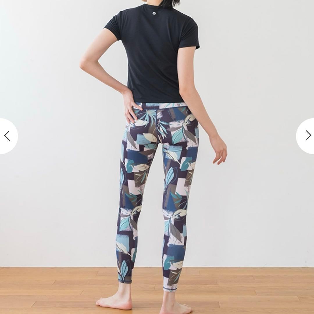 のり【新品未使用未開封】ヨガウェア　トップス＆レギンスセット