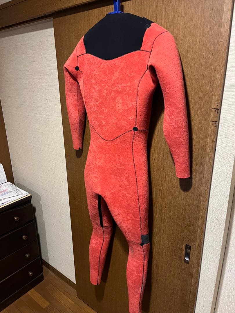 ほぼ新品　FAVULA ウェットスーツ　3／5ミリ　年末年始限定価格