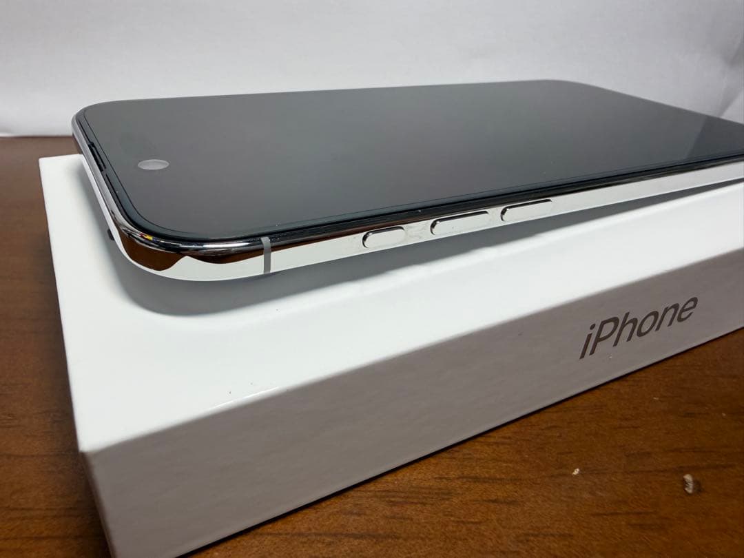 iPhone Airクラウドホワイト　AppleCare付き！