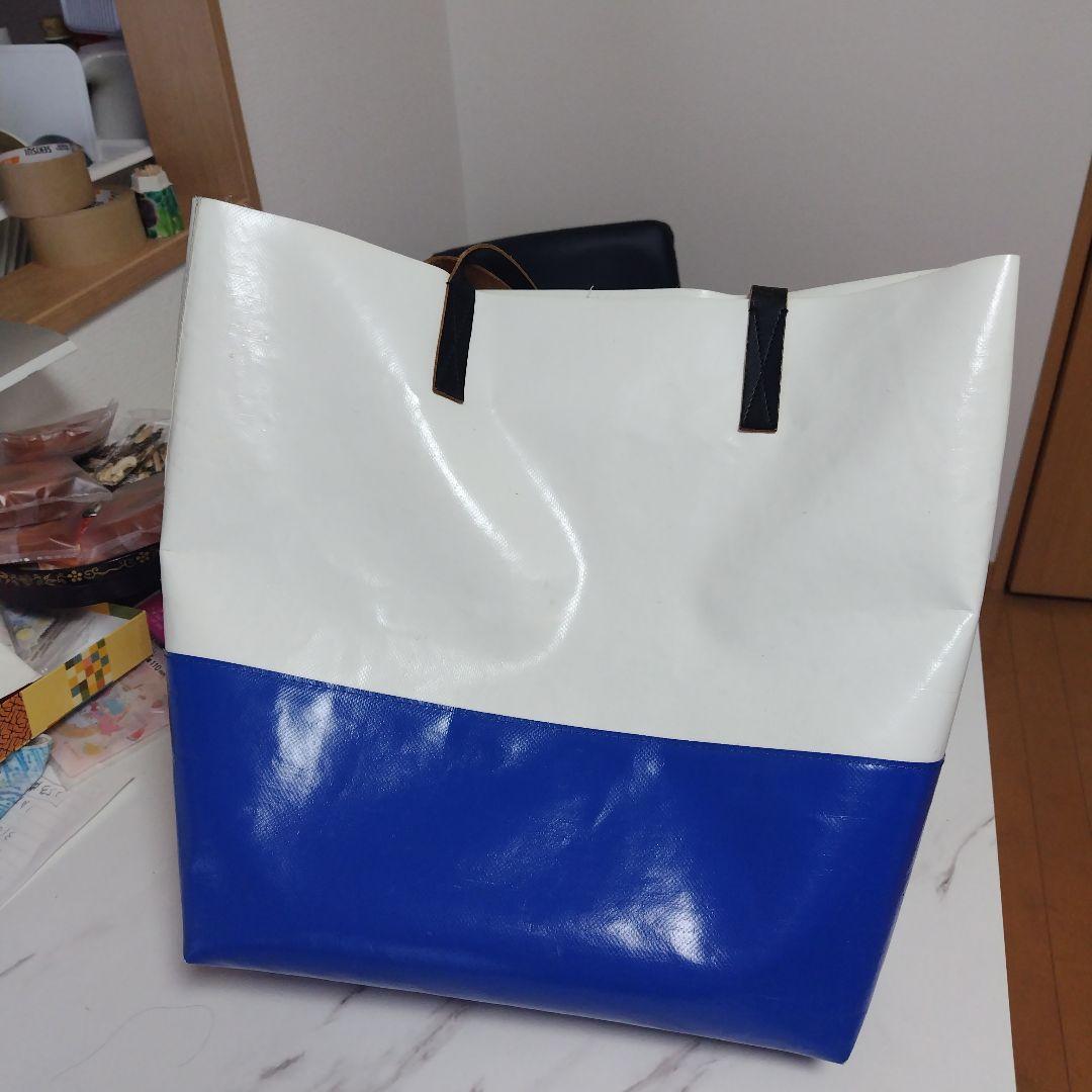 マルニのトートバック