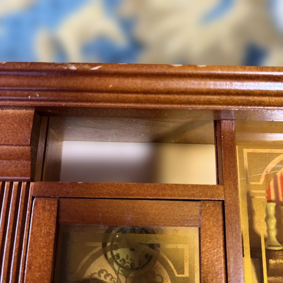 ロイターポーセリン木製ミニチュアキャビネット 23日までになります。