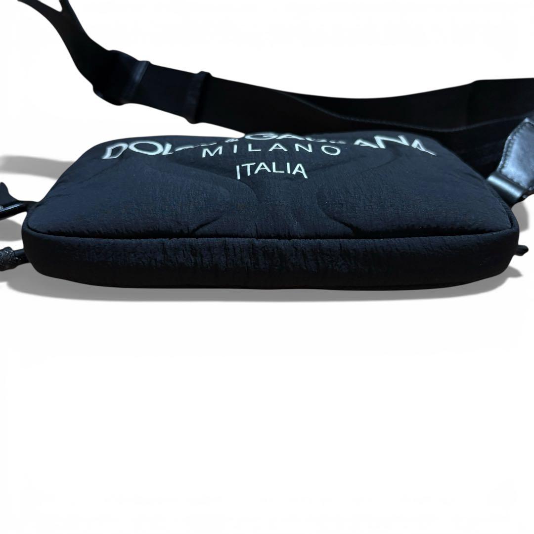 美品 DOLCE&GABBANA ロゴ ショルダーバッグ ナイロン 黒