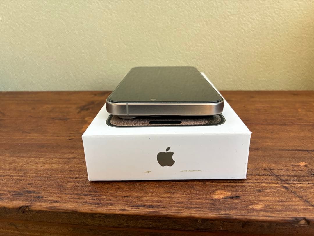 【美品】iPhone 15 Pro Max 256GB ナチュラルチタニウム