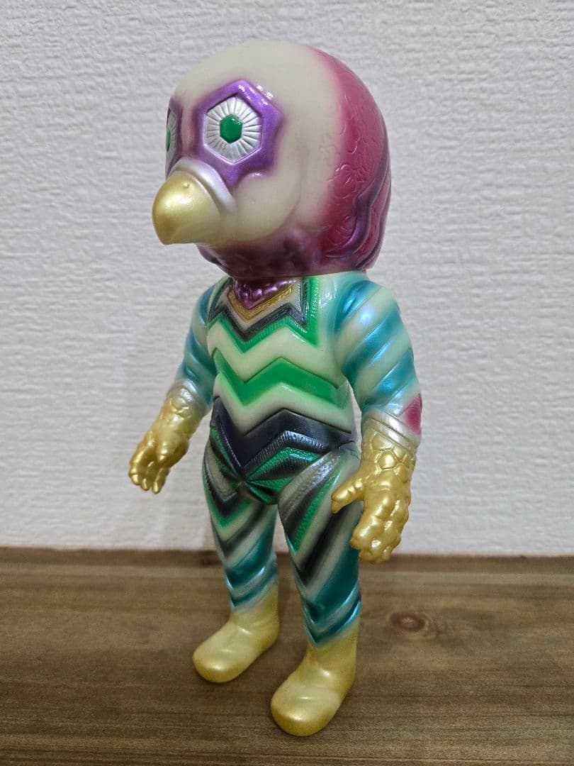 M1号 ガッツ星人 蓄光成型 GID ソフビ