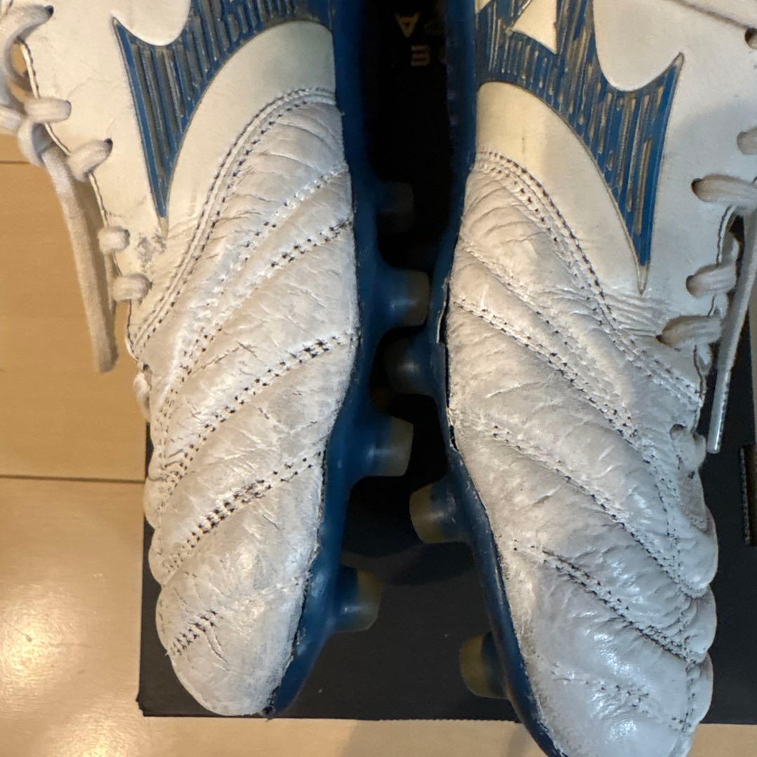 Mizunoモレリアネオ4 限定カラー