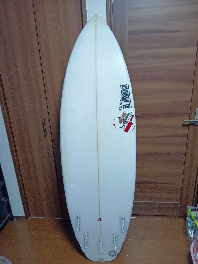 アルメリック#4 値引きあり 5'10 フィン.ケース.リーシュ付き