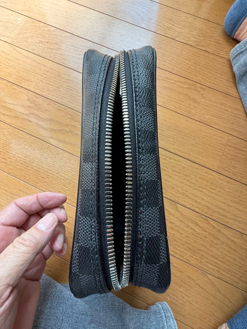 Louis Vuitton 黒 レザー クラッチバッグ