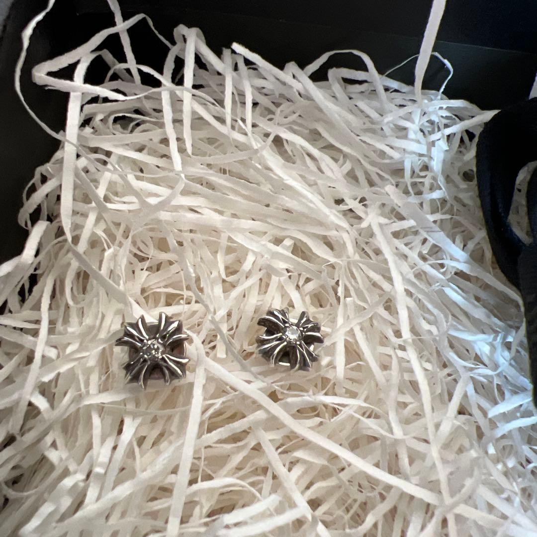 クロムハーツ CHプラススタッドピアスwithダイヤモンド　両耳