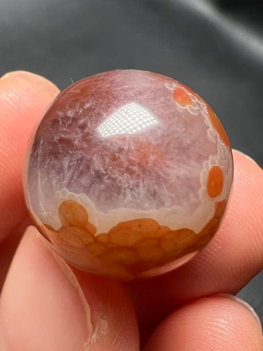 0908162　セール✨戦国紅瑪瑙17ミリ　貫通穴　キラキラ✨結晶