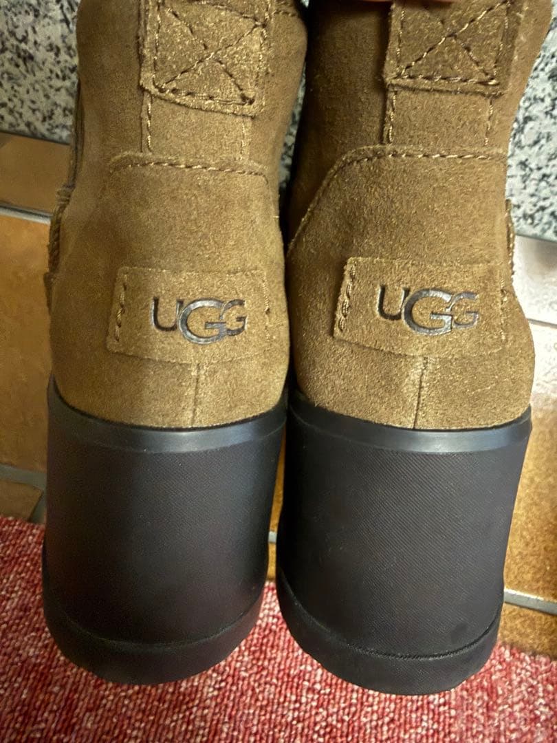極美品UGG厚底モクシーチェルシー ダークブラウン 25cm