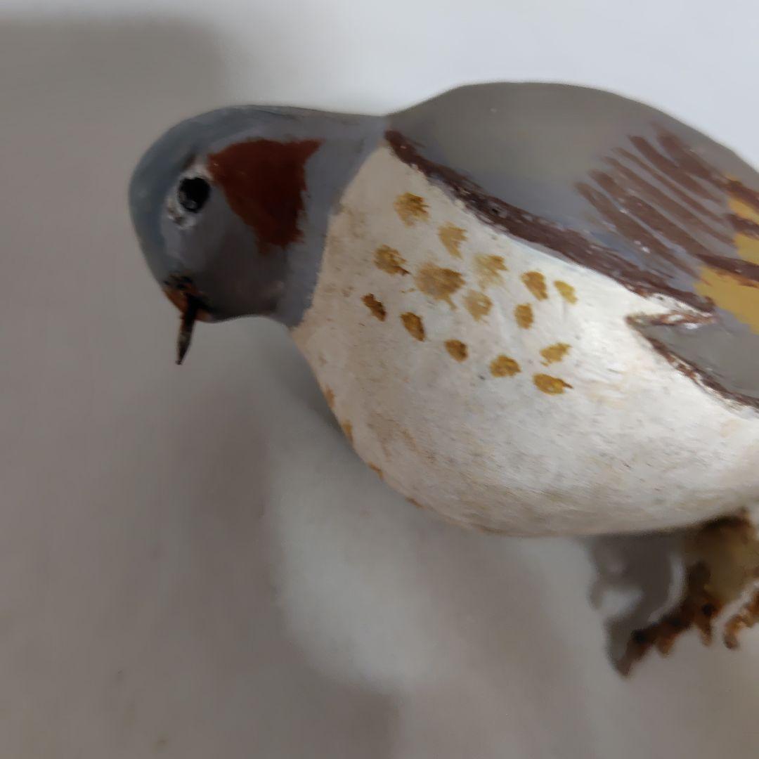 本物木彫の子鳥です。