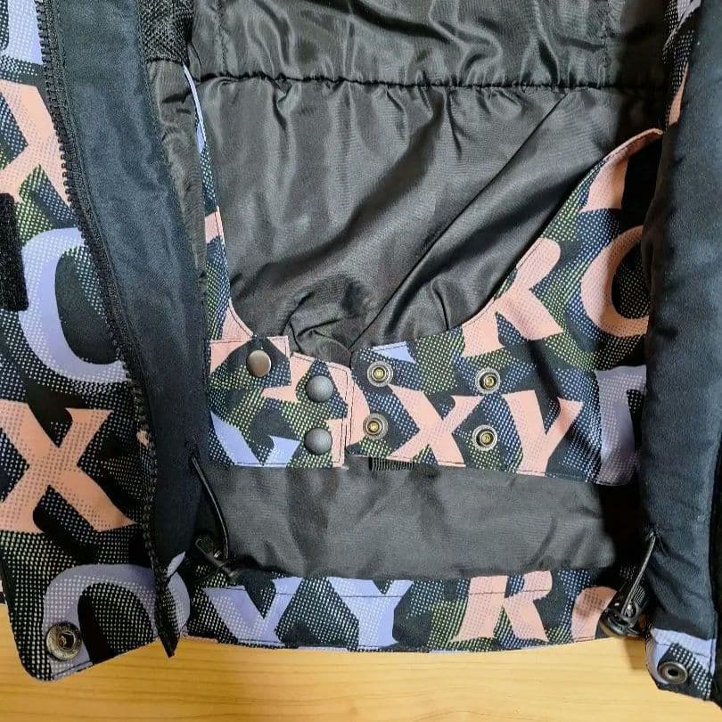 新品未使用タグ付き ROXY ロキシー スノーボードウェア ジャケット Mサイズ