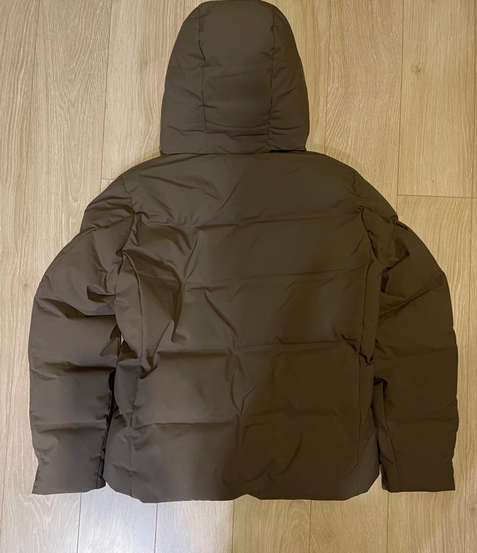 ユニクロ　シームレスダウンパーカー　brown Lサイズ