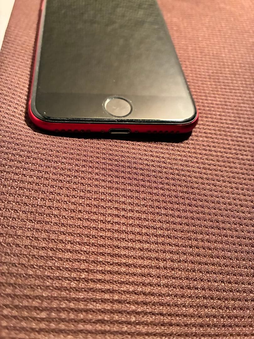 Apple iPhone SE第二世代 PRODUCT(RED) 本体