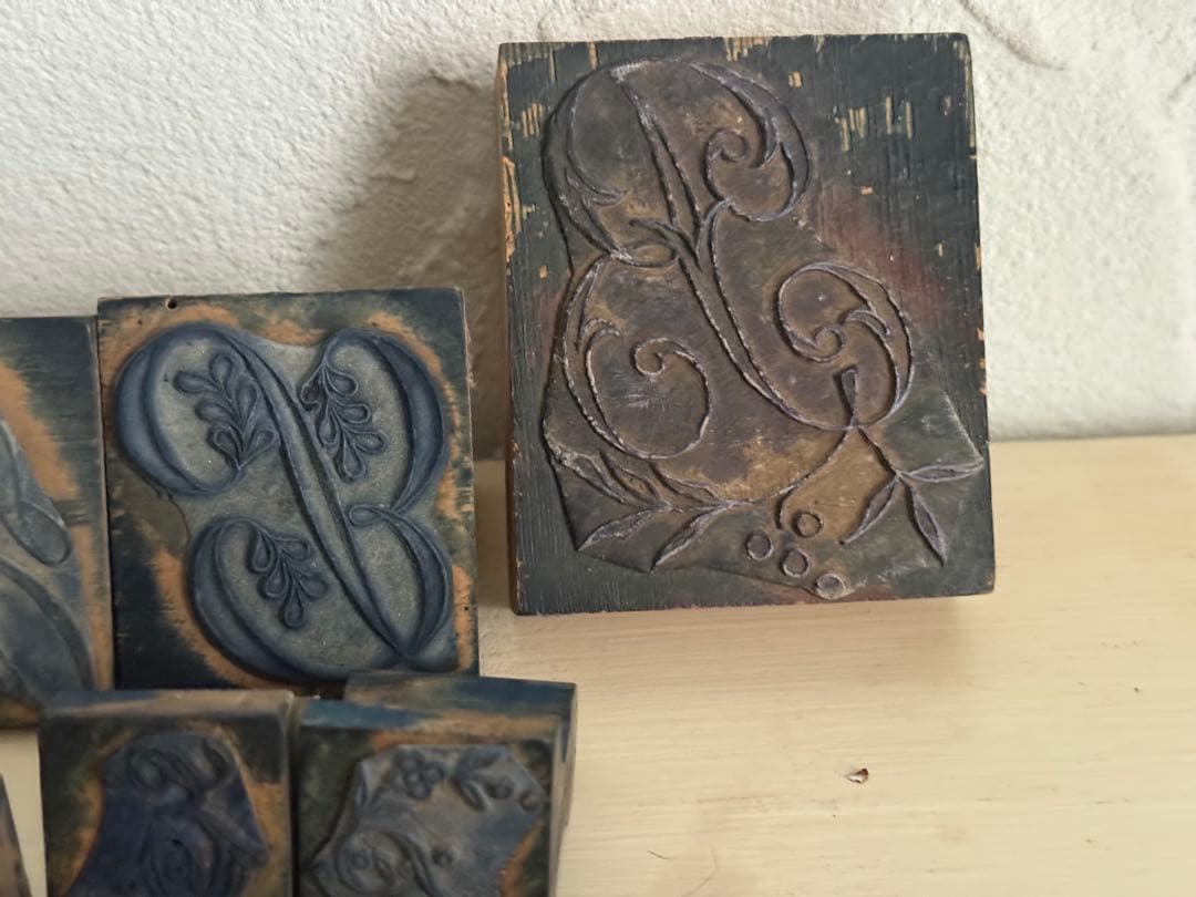 フランスアンティーク　モノグラム　刺繍　木製スタンプセット