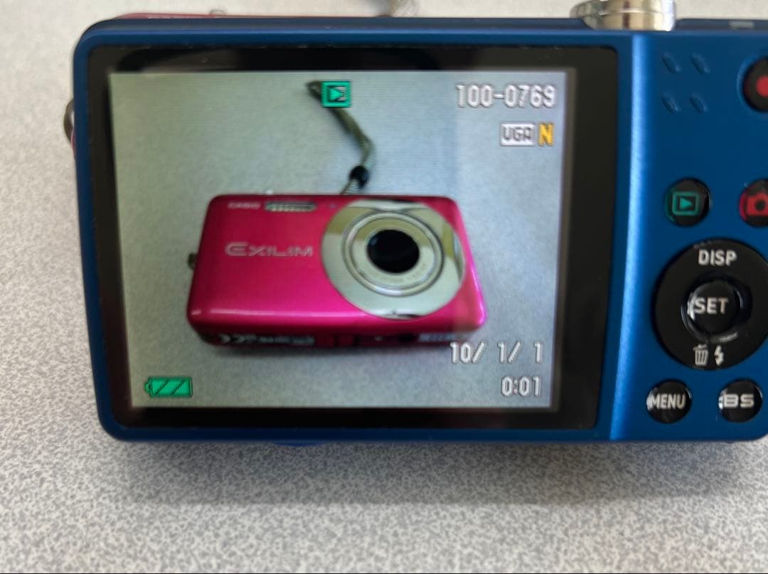 CASIO EXILIM EX-Z550 デジタルカメラ　コンデジ