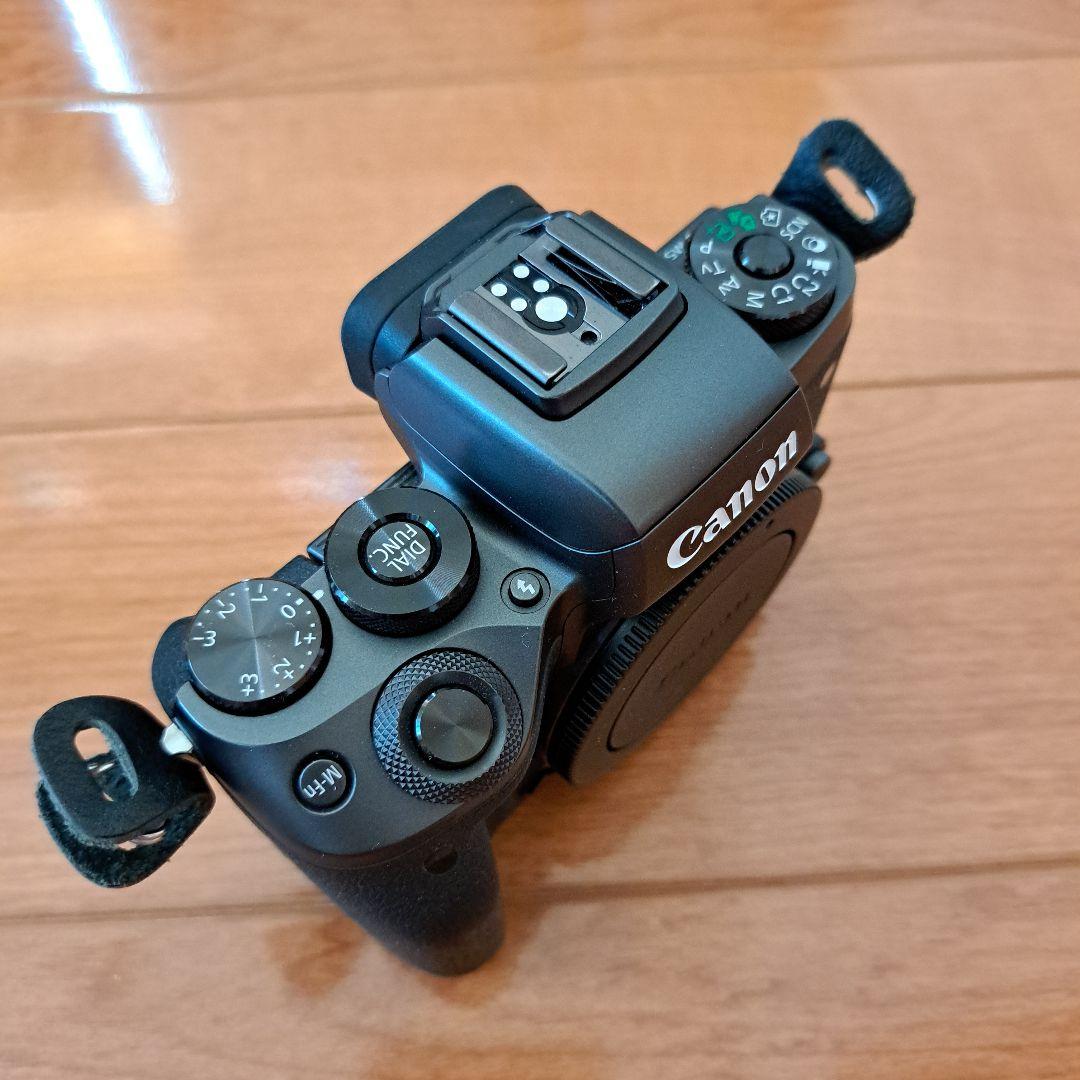 Canon EOS M5(本体、バッテリー、充電器、ストラップ)