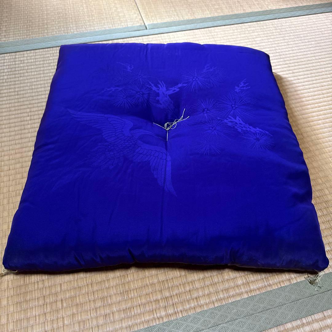 1027【その他】座布団 赤 紫 鶴 2点セット