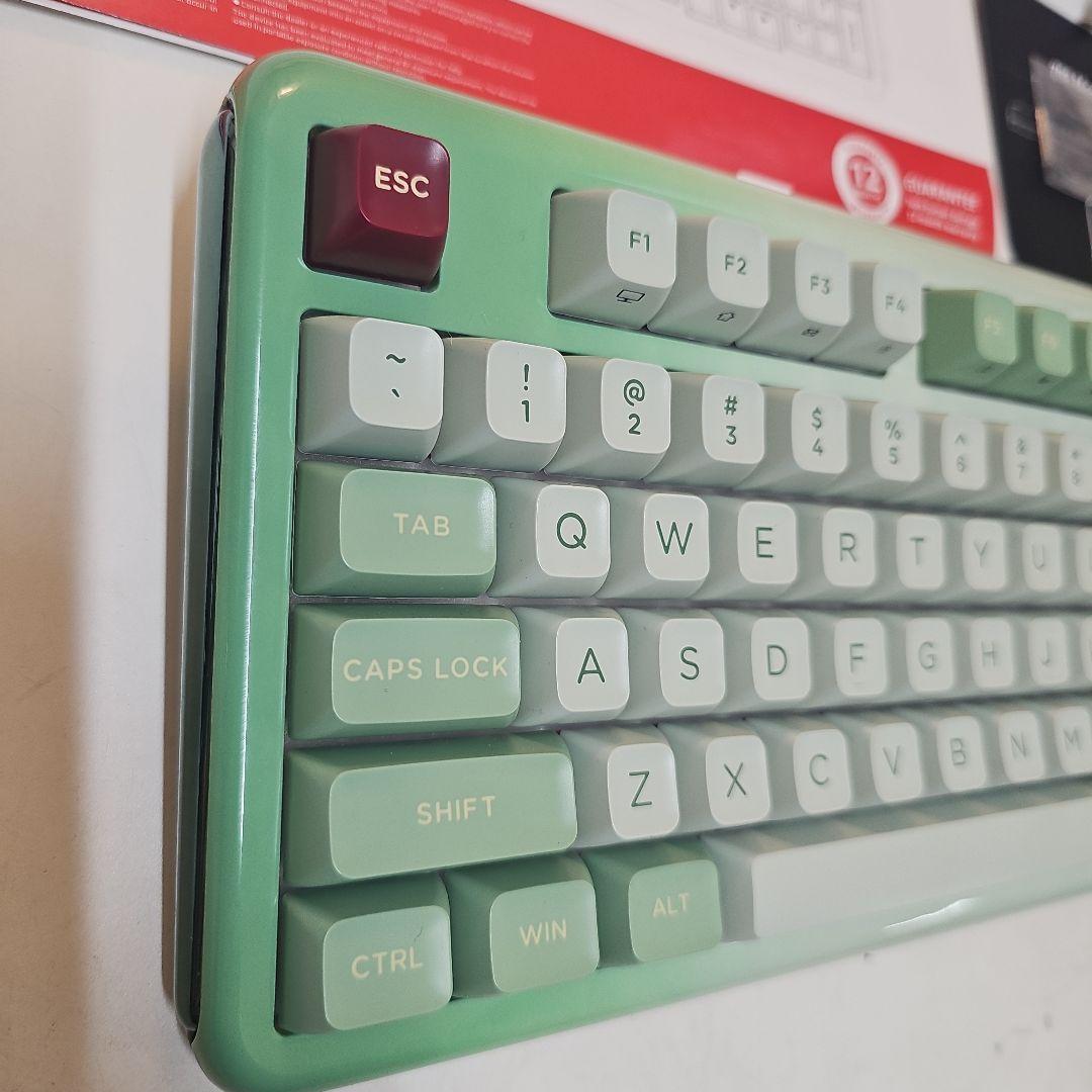 【美品】Kzzi Z98 メカニカルキーボード 抹茶グリーン ガスケット搭載