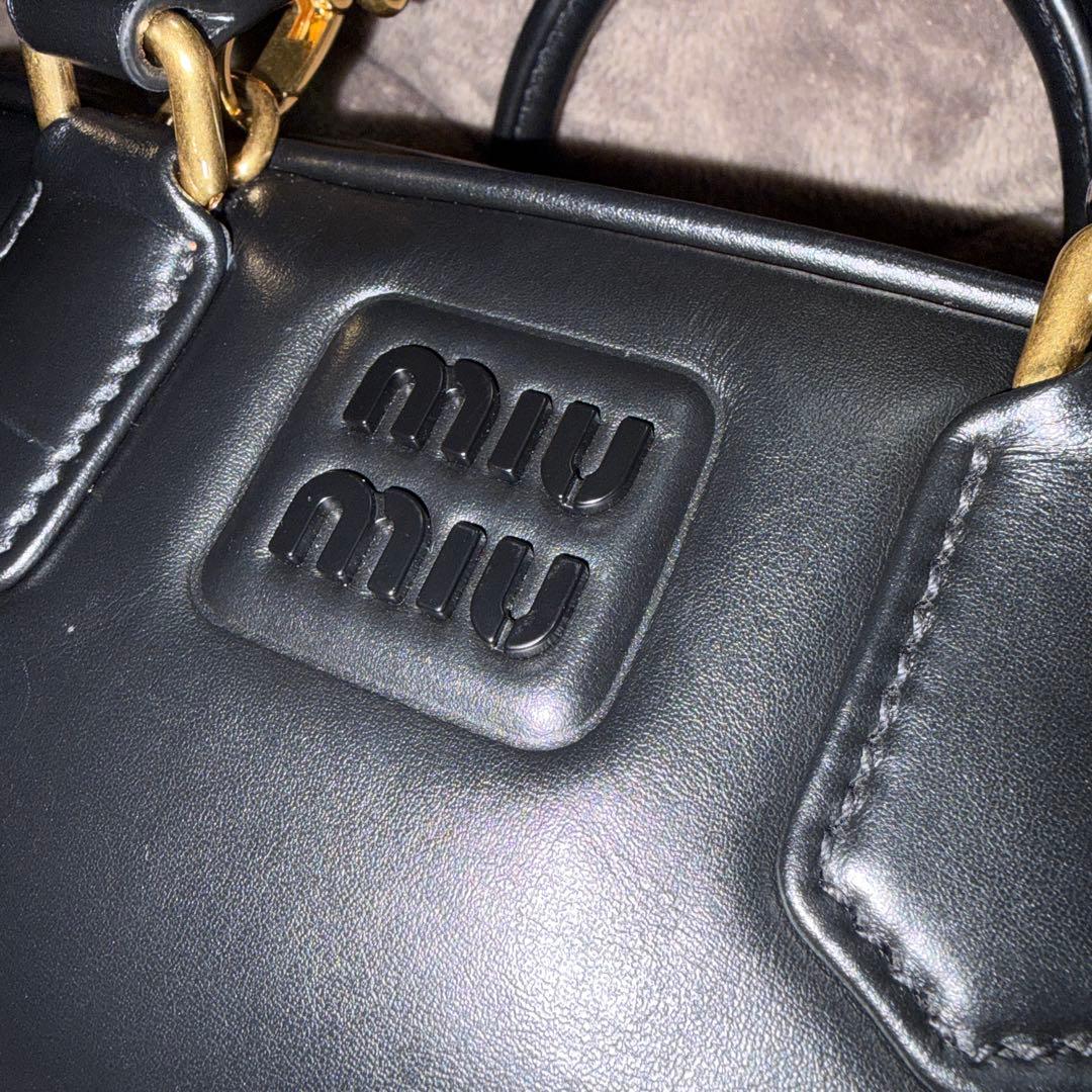 miu miu 黒 ハンドバッグ アルカディ