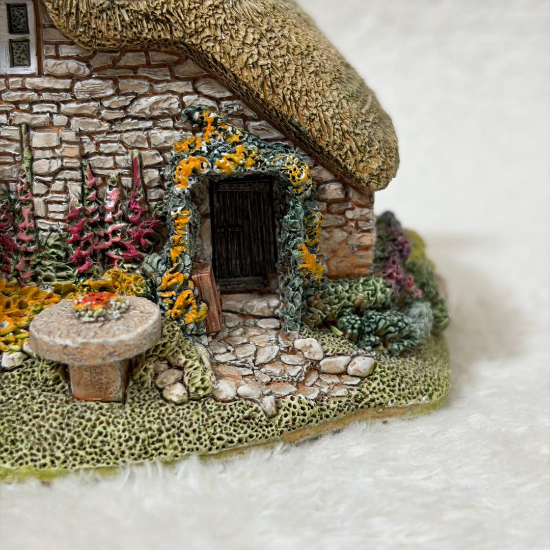 Lilliput Lane OLD MOTHER HUBBARD’S ミニチュア