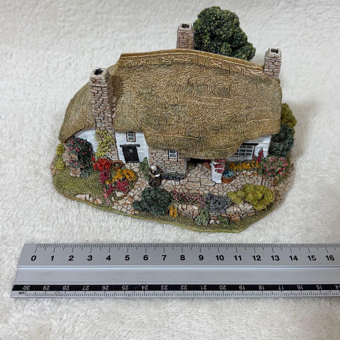 Lilliput Lane OLD MOTHER HUBBARD’S ミニチュア