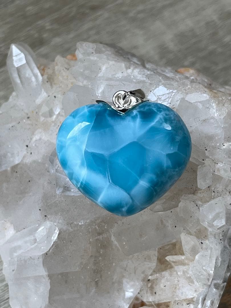 天然石☆高品質！ラリマーハート型ペンダントトップ☆濃いブルー＆模様が美しい！