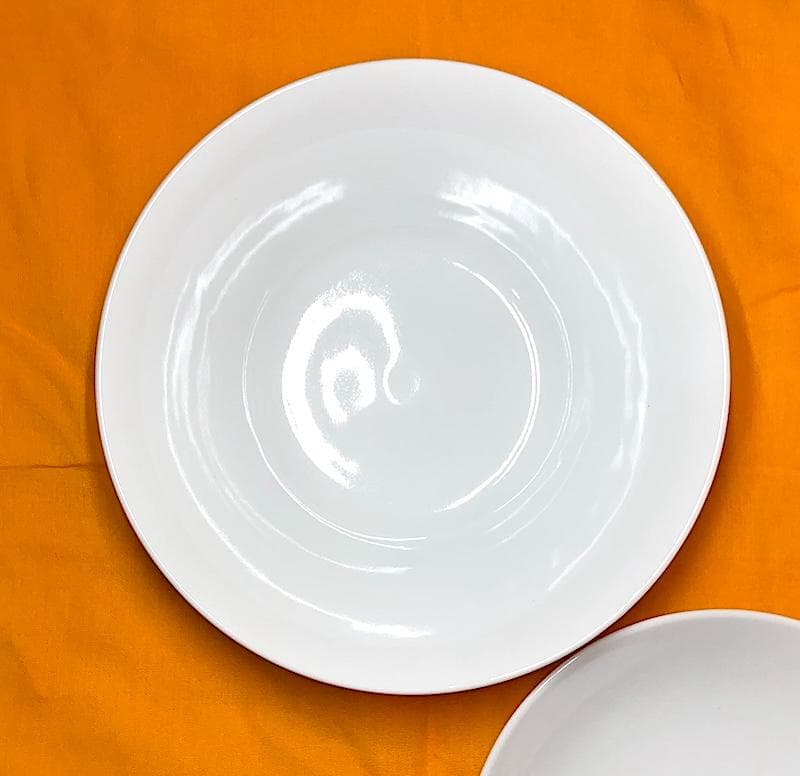 蓋物　十四代 柿右衛門 作　染錦　草花紋　無傷　在銘　共箱。