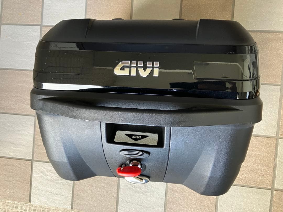 GIVIリアボックス モノロック 32L B32NB バイク用 トップケース