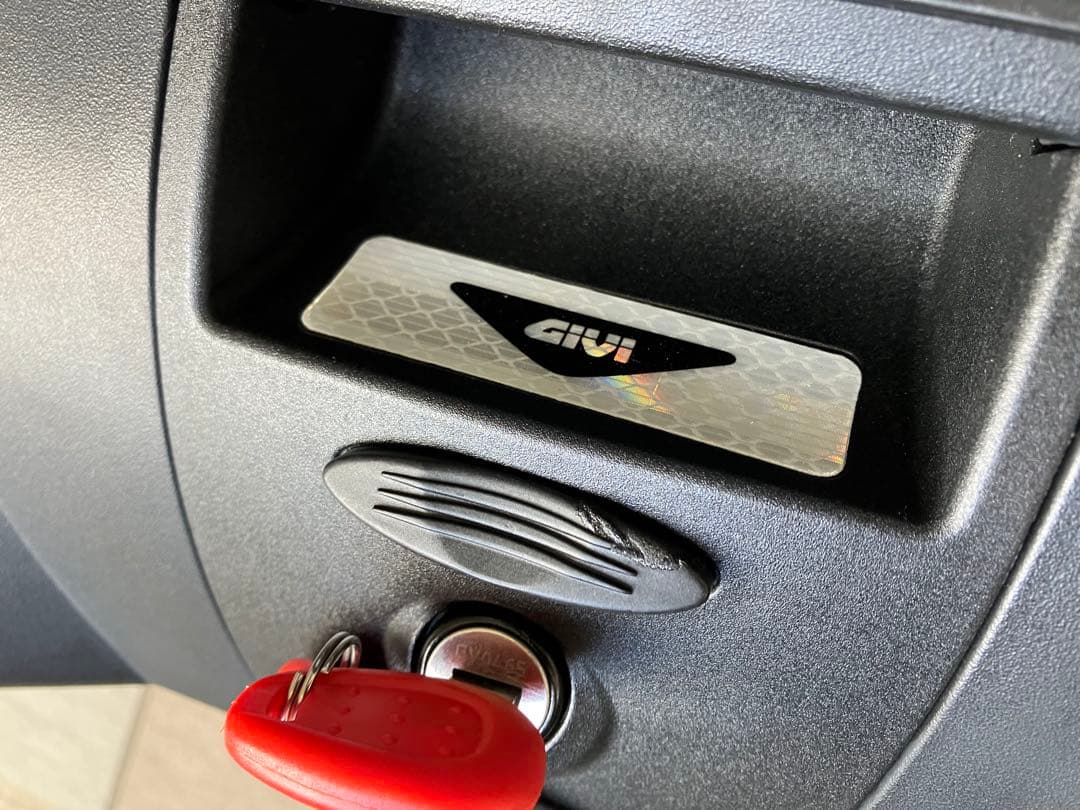 GIVIリアボックス モノロック 32L B32NB バイク用 トップケース