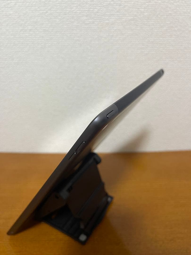 iPad 10.2インチ (第9世代) 64GB WiFi + セルラー