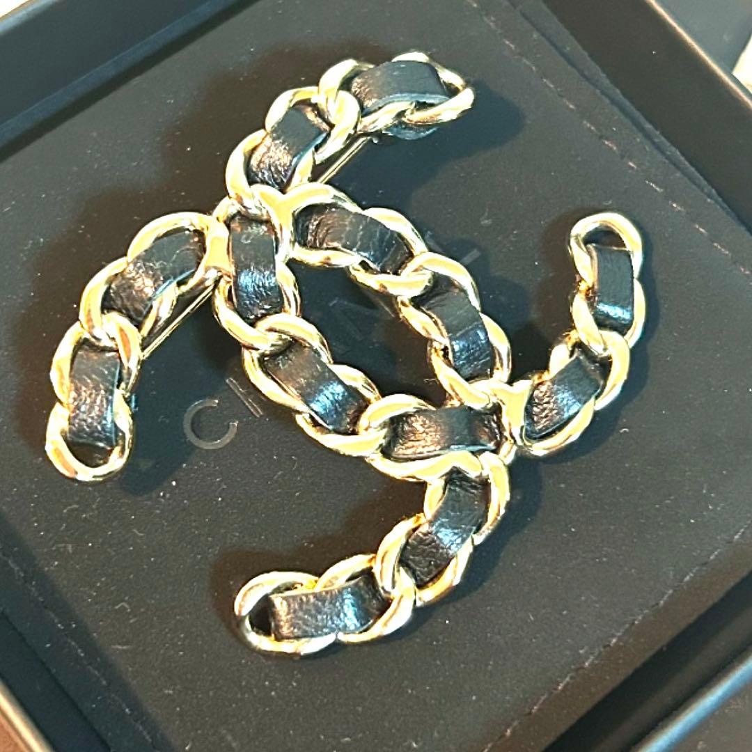 レア美品　CHANEL シャネル　ブローチ　チェーン　レザー　CCマーク