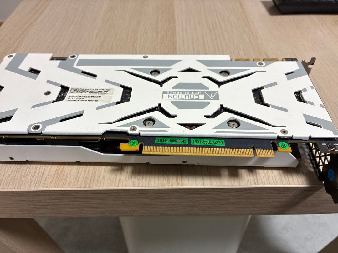 グラフィックボード・グラボ・ビデオカード GK-GTX1080Ti-E11GB/WHITE