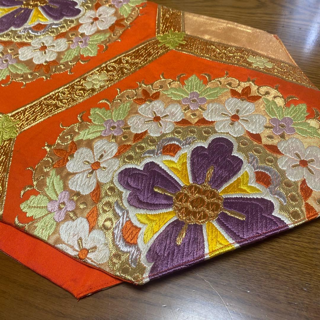 table runner 「華満開」　帯リメイク　正絹