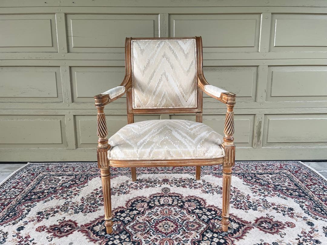 クラシックデザイン ダイニングチェアIDC 大塚家具 BIANCO デカペ塗装