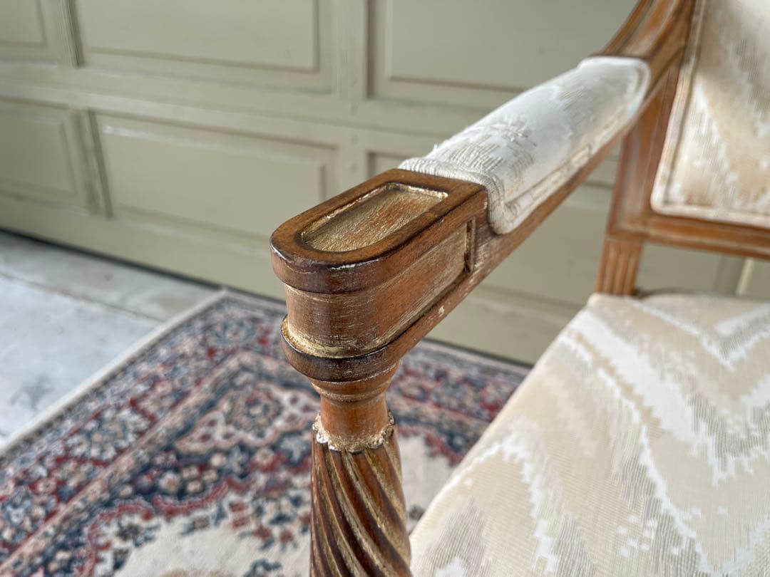 クラシックデザイン ダイニングチェアIDC 大塚家具 BIANCO デカペ塗装