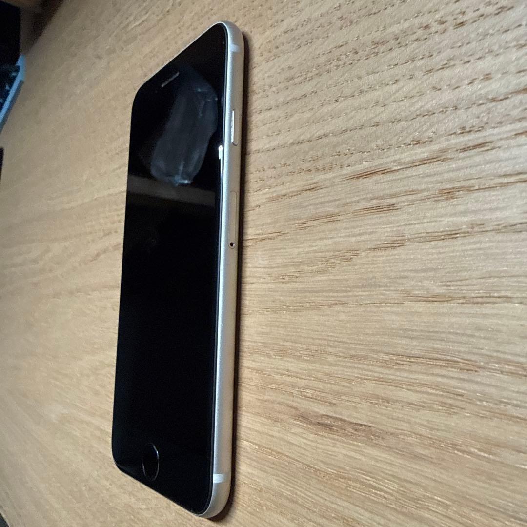 iPhone SE (第3世代) スターライト 64GB 本体