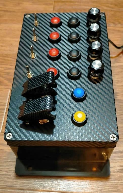 PCシムレース用ボタンボックス（カーボン、突起）