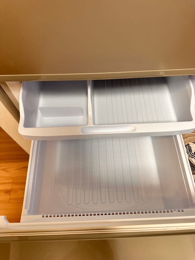 シルバー両開き　冷蔵庫 透明棚 LED照明付き　極美品