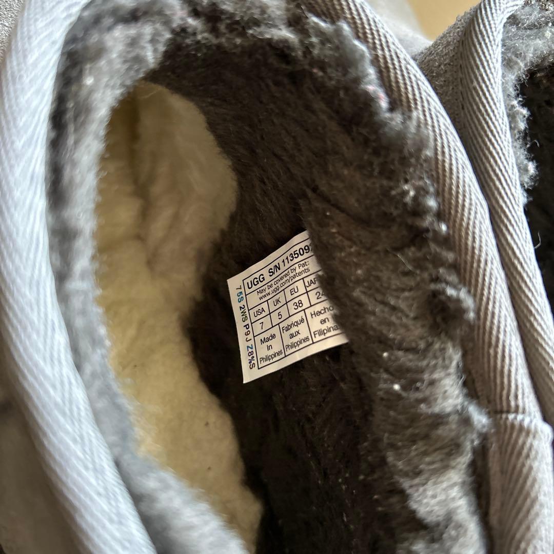 正規品　UGG クラシック ウルトラ ミニ　プラットフォーム　24CM