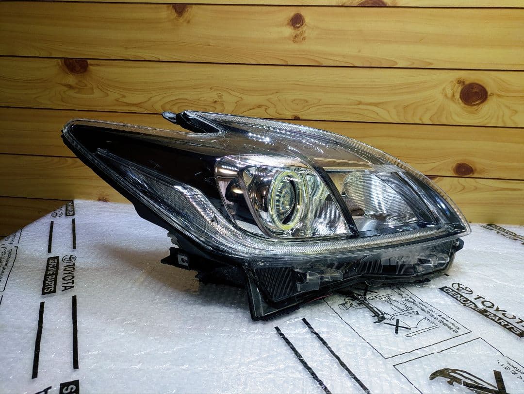 30プリウス 後期 ヘッドライト イカリング シーケンシャル ZVW30