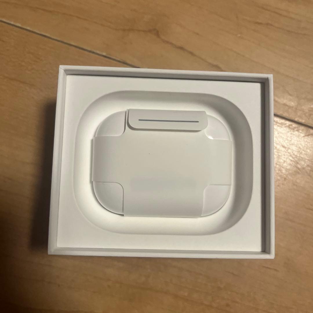 内*也様 AirPods Pro3 本体 ホワイト 充電ケース付き